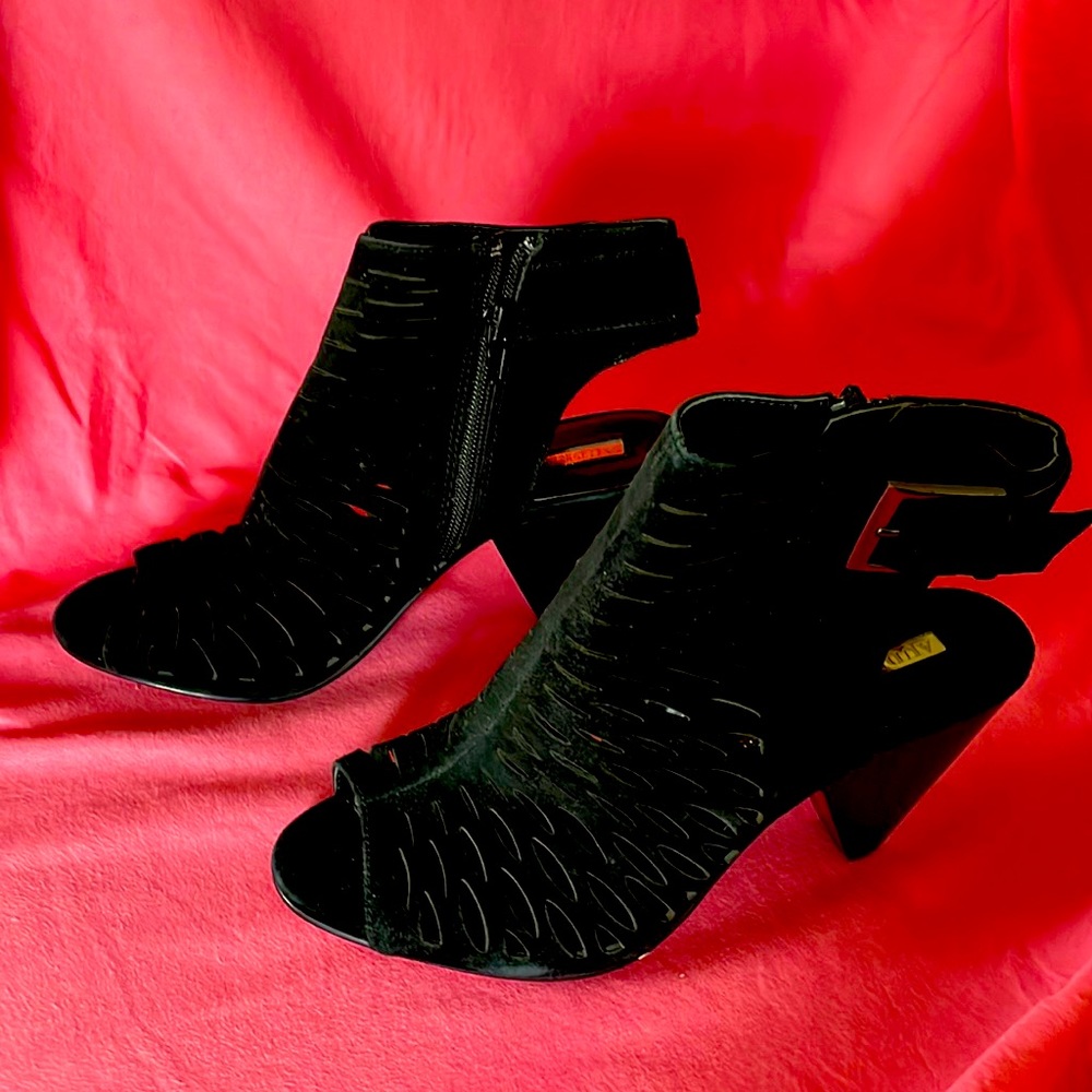 Black suede/leather upper cutout open toe sling back 3” heels/Never worn/7.5M.